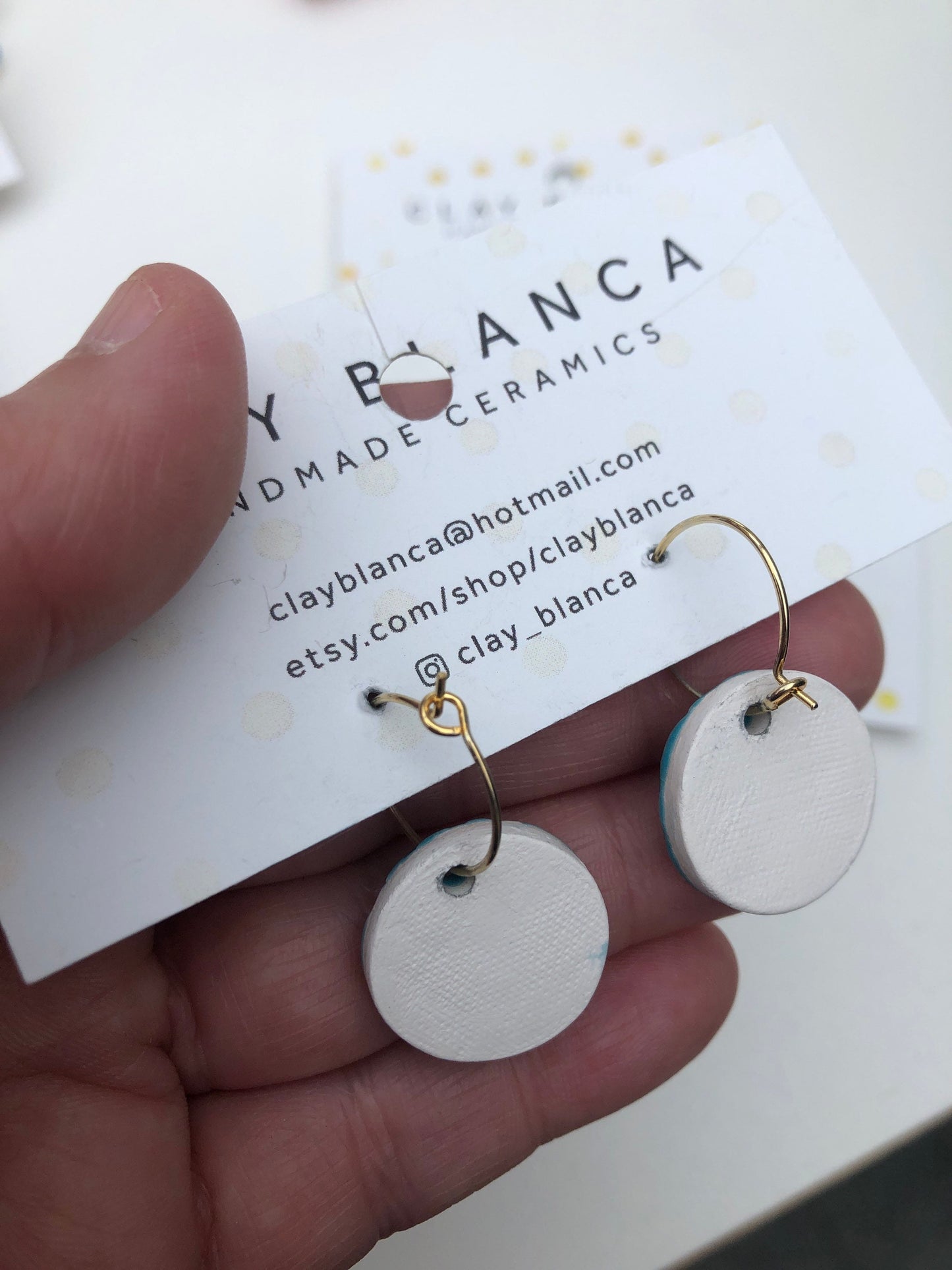 Round leaf on small hoops