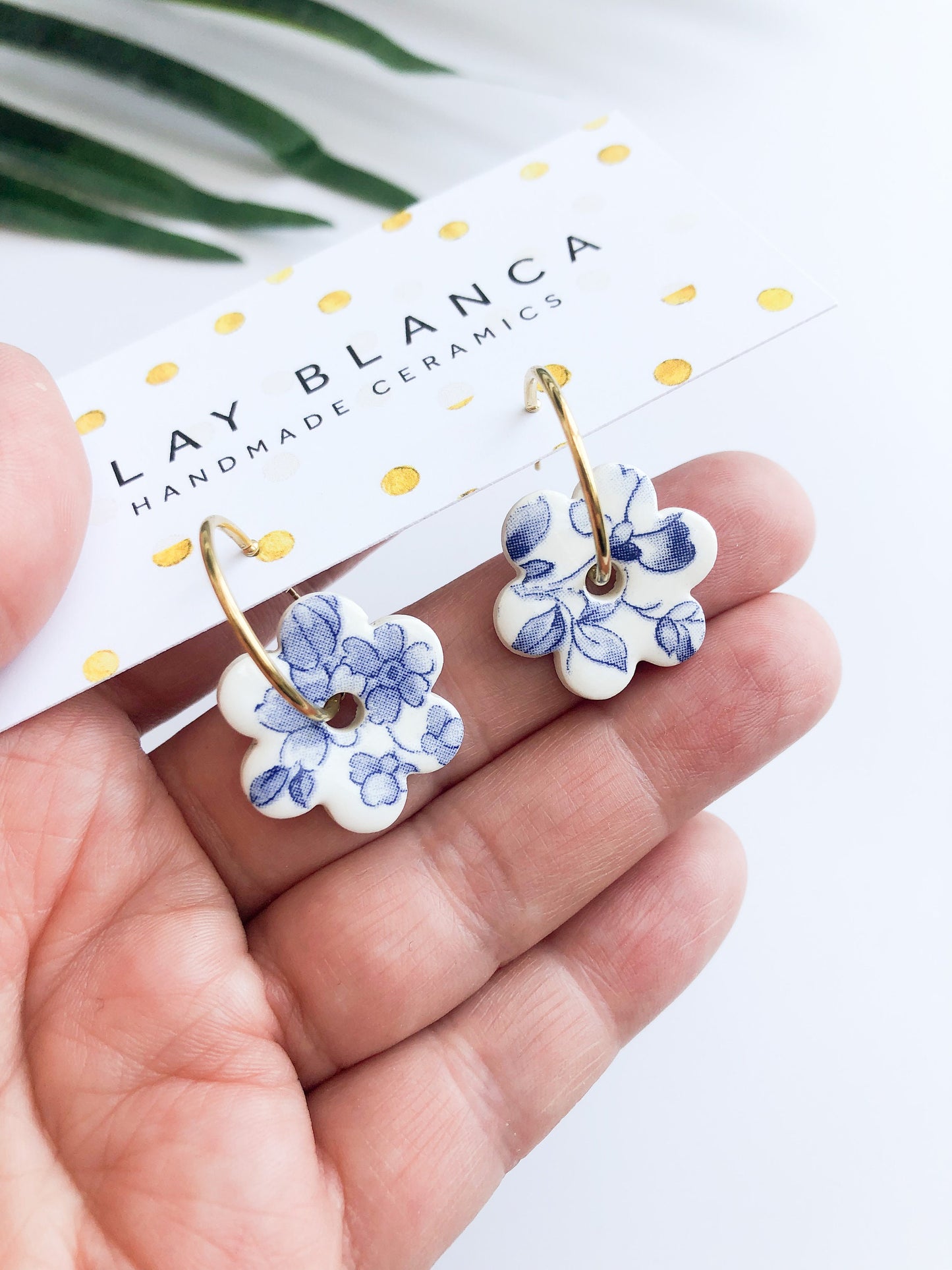 Vintage china - blue flower on gold hoops