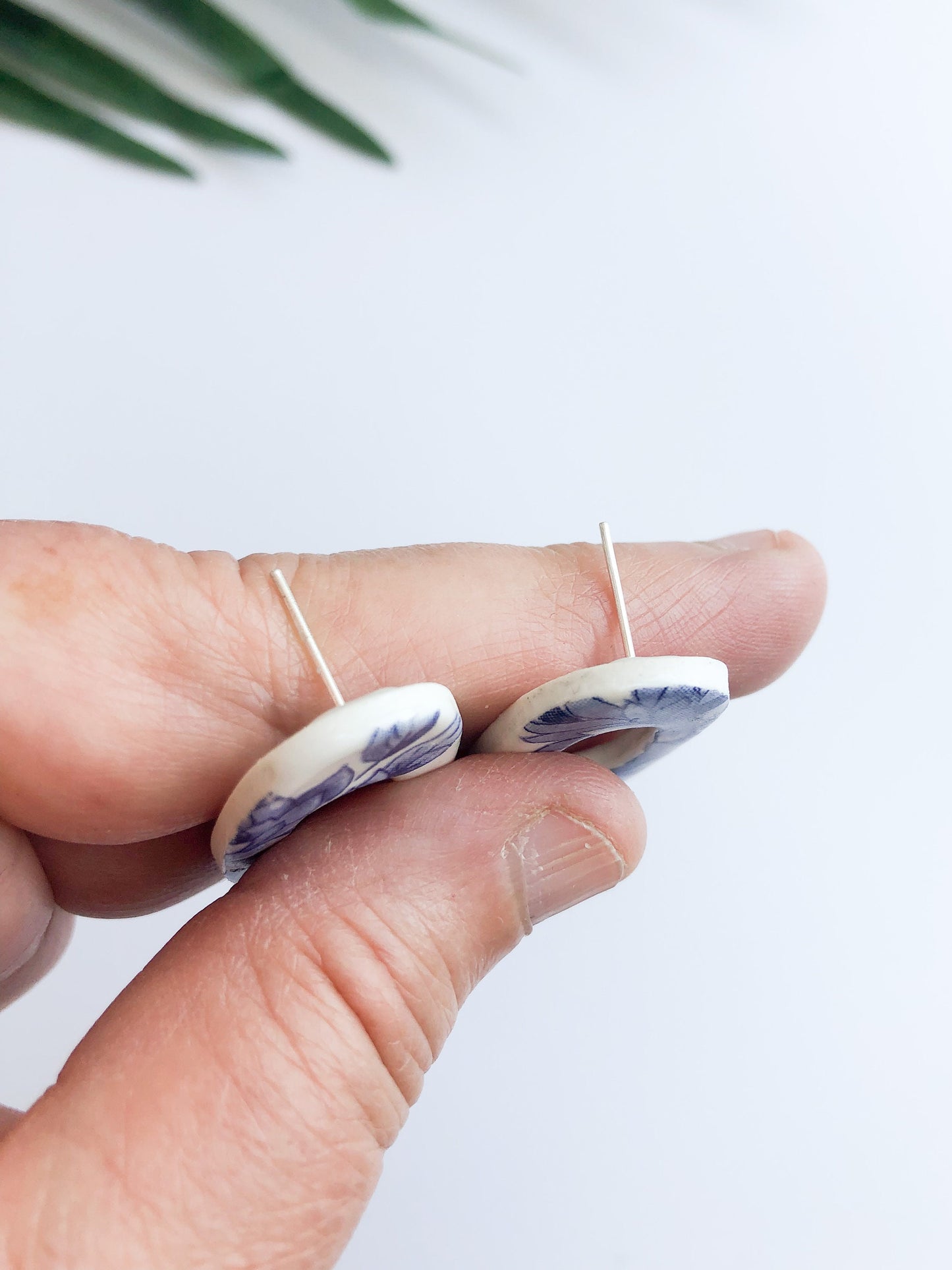 Vintage china - blue large oval studs