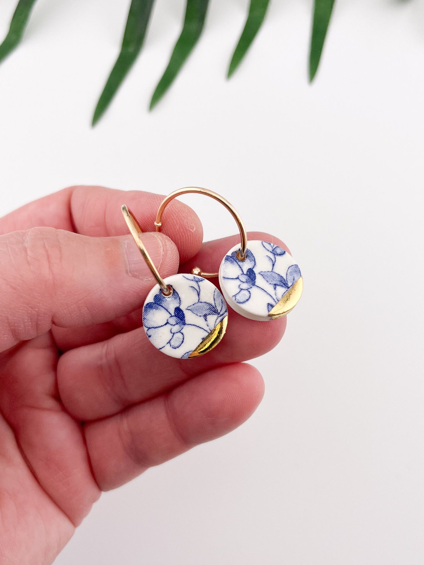 Vintage china - blue round hoops with gold tips