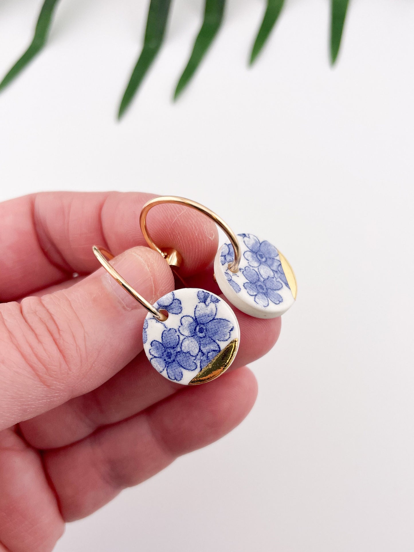Vintage china - blue round hoops with gold tips