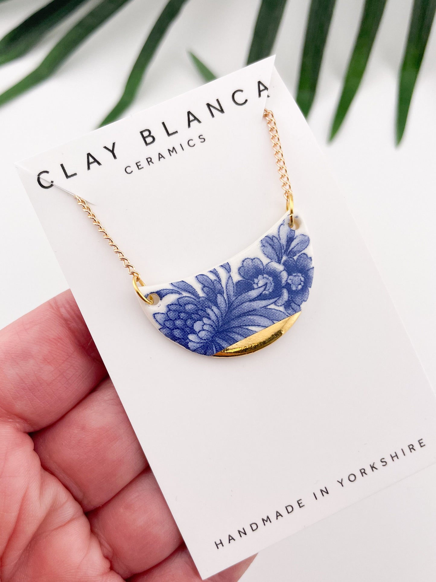 Vintage china - blue U shape necklace with gold tip
