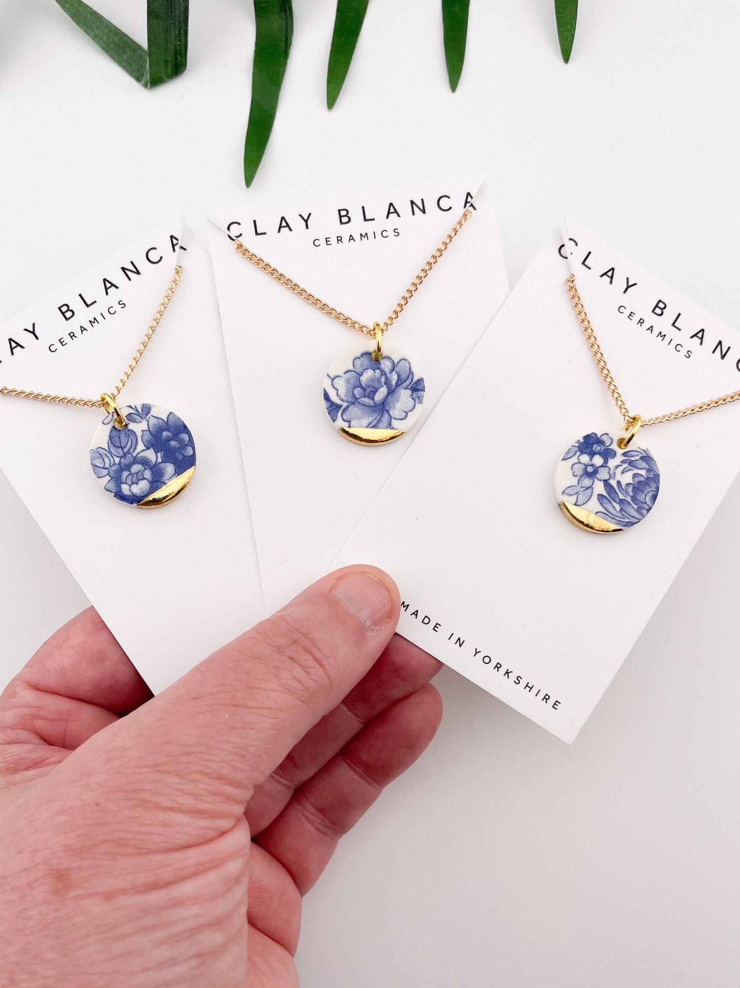 Vintage china - blue round necklace with gold tip