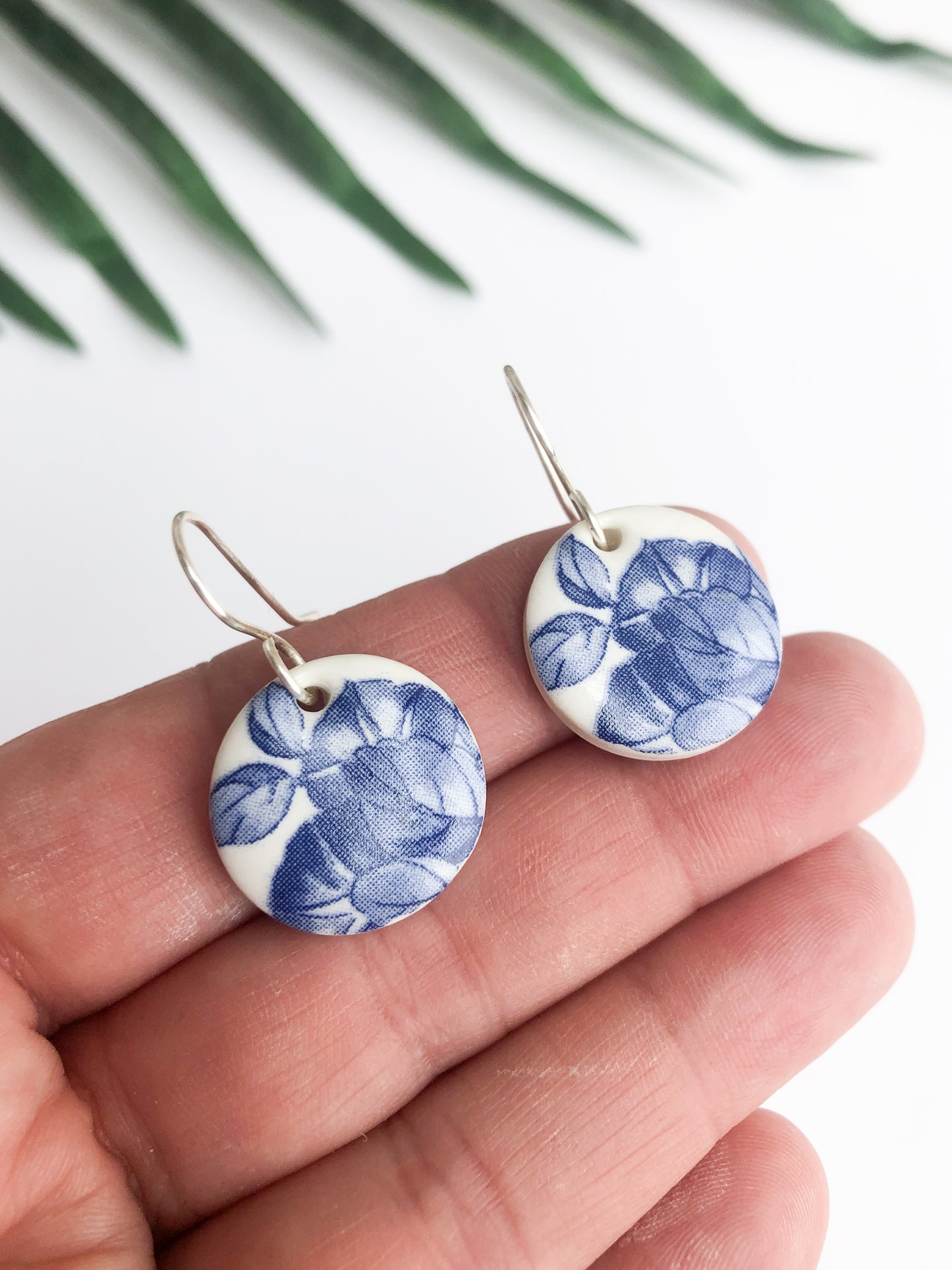 Vintage china - blue round dangles